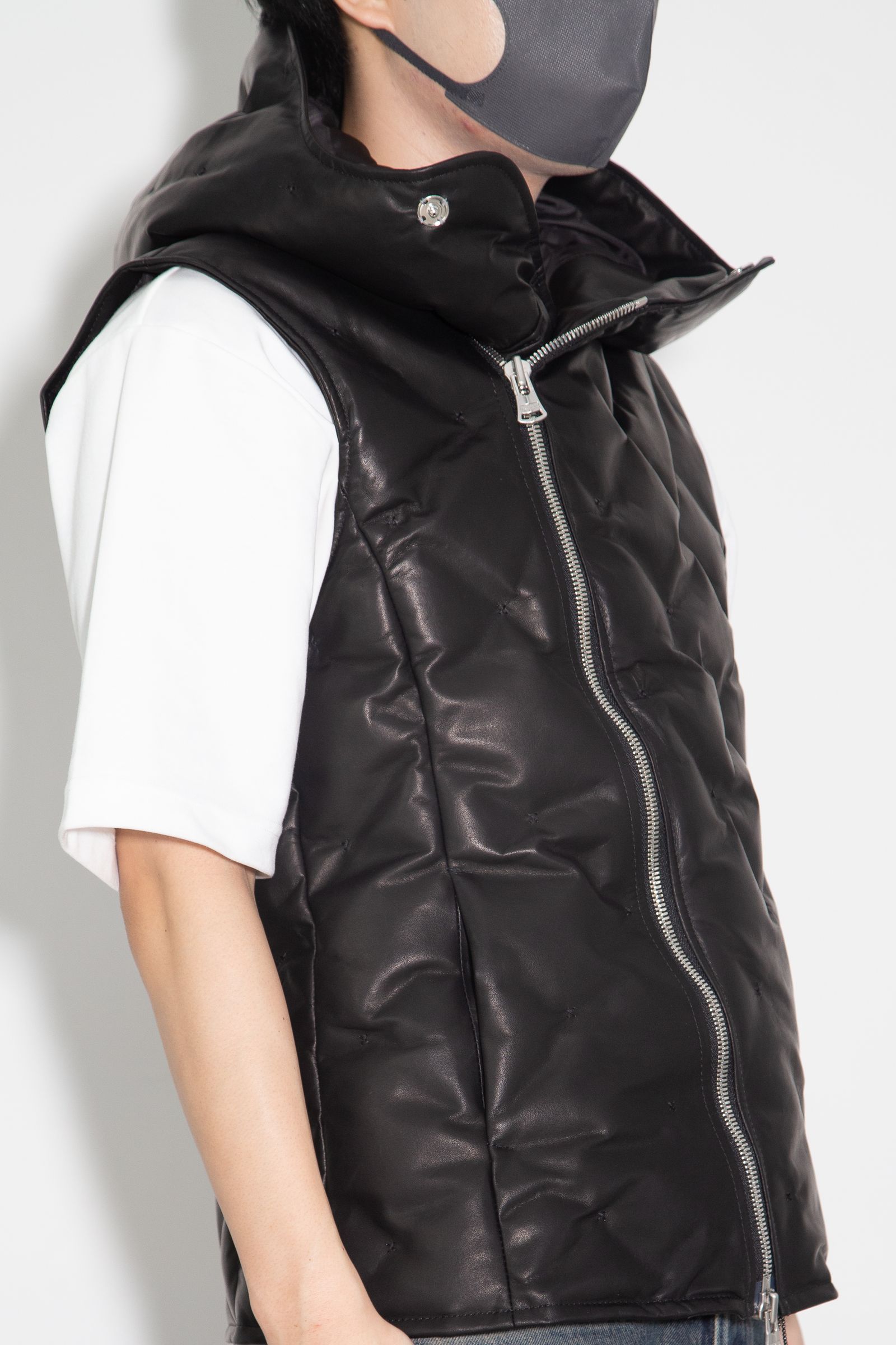 MONOCHROME LUXURY STEER 0.6mm “POLISH WHITE GOOSE DOWN” VEST / ブラック