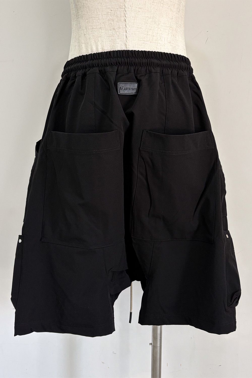 CARGO SHORTS / ブラック