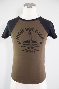 HIGH VOLTAGE Tシャツ / カーキ