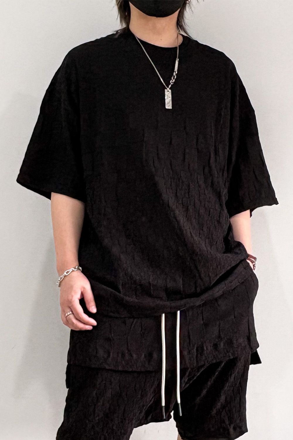 GRADIENT PLAID PATTERN JUMBO TEE / ブラック