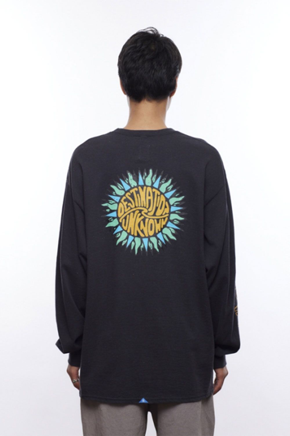 DESTINATION UNKNOWN L/S TEE / ブラック