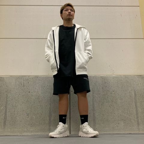 [ESSENTIALS]