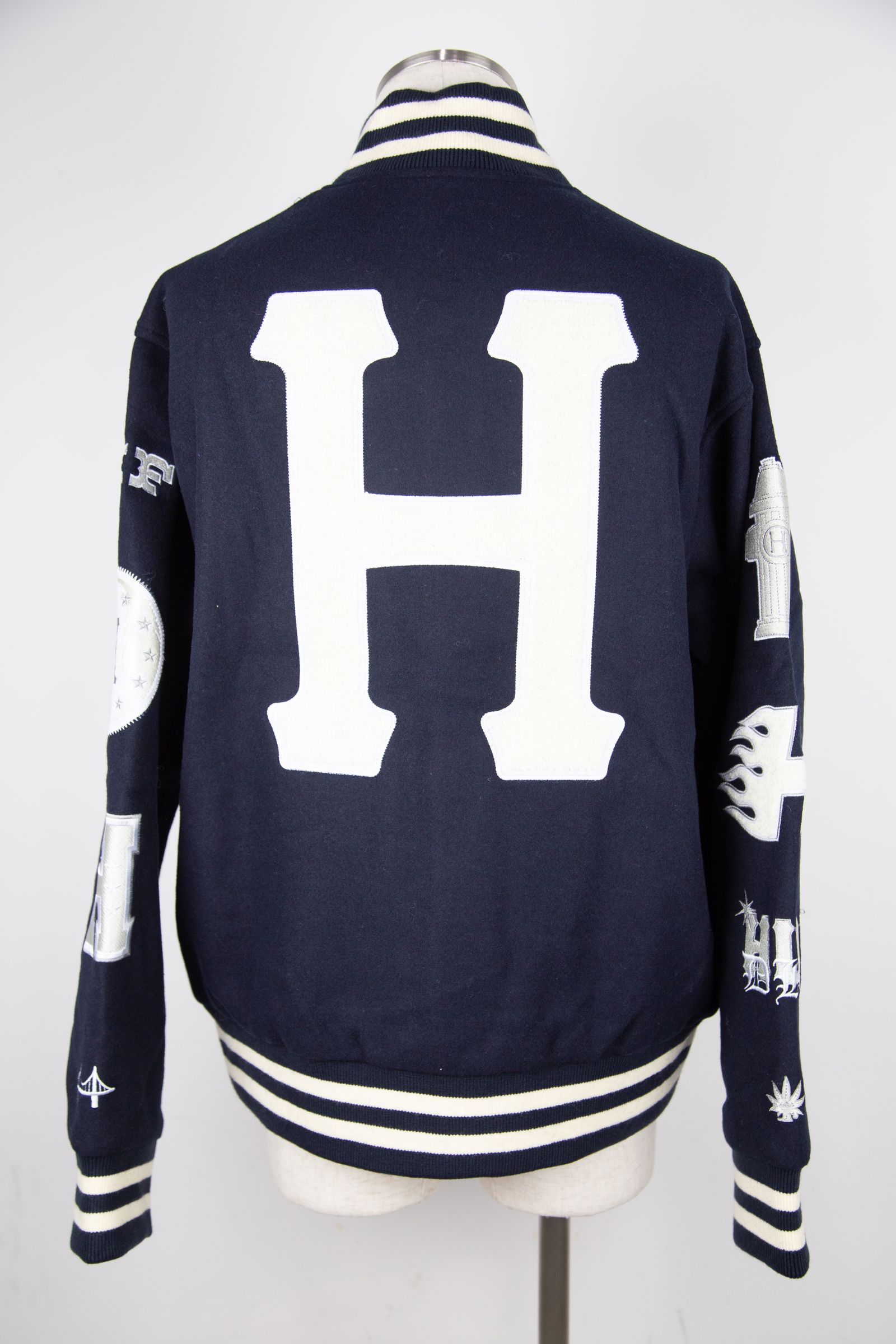 HUF - 20 YEAR CLASSIC H VARSITY JACKET / ネイビー | Tempt