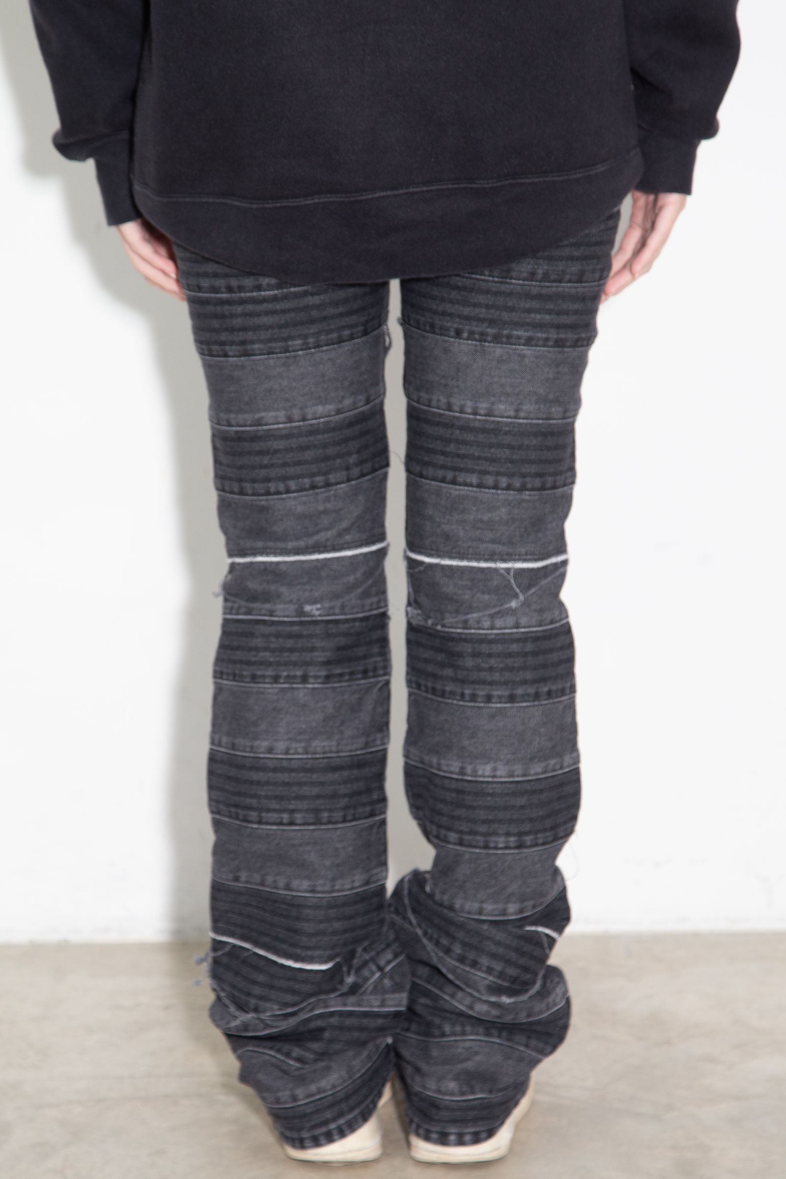 スクラッチフレアデニムパンツ / ブラック