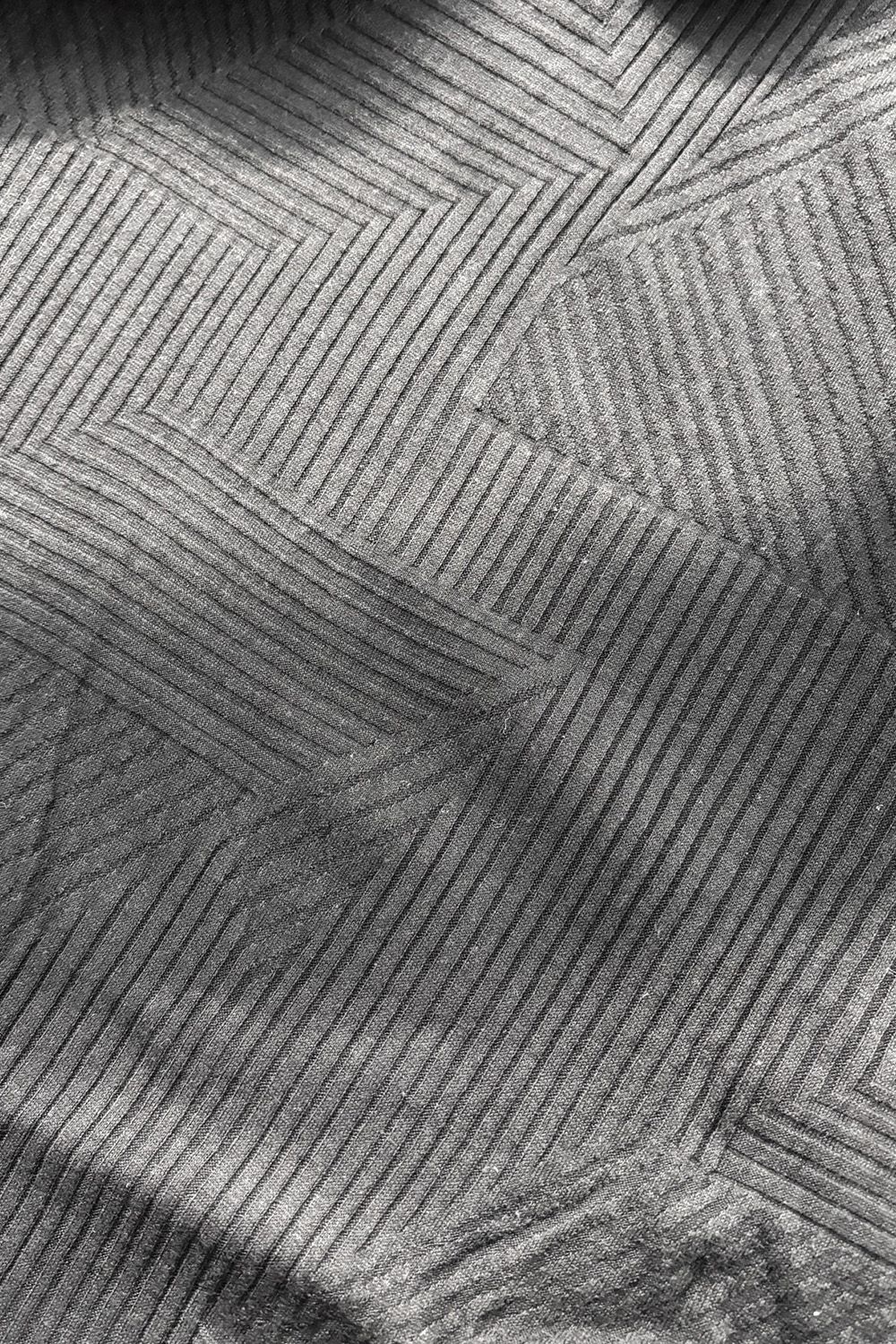 DEFORMED STRIPE PATTERN JUMBO TEE / ブラック