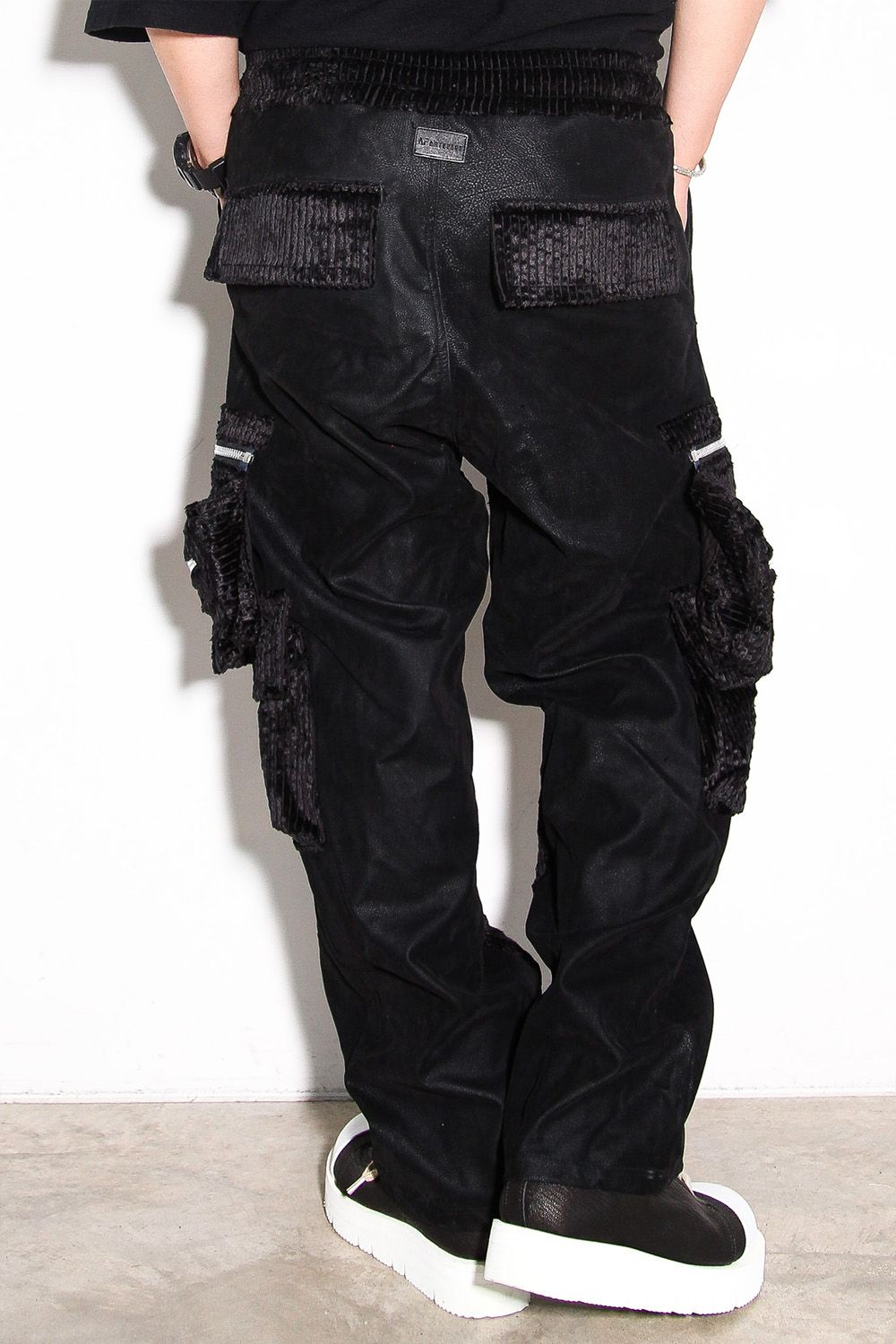 シンセティックレザーカーゴワイドパンツ / CARGO WIDE PANTS / ブラック / ag-12057