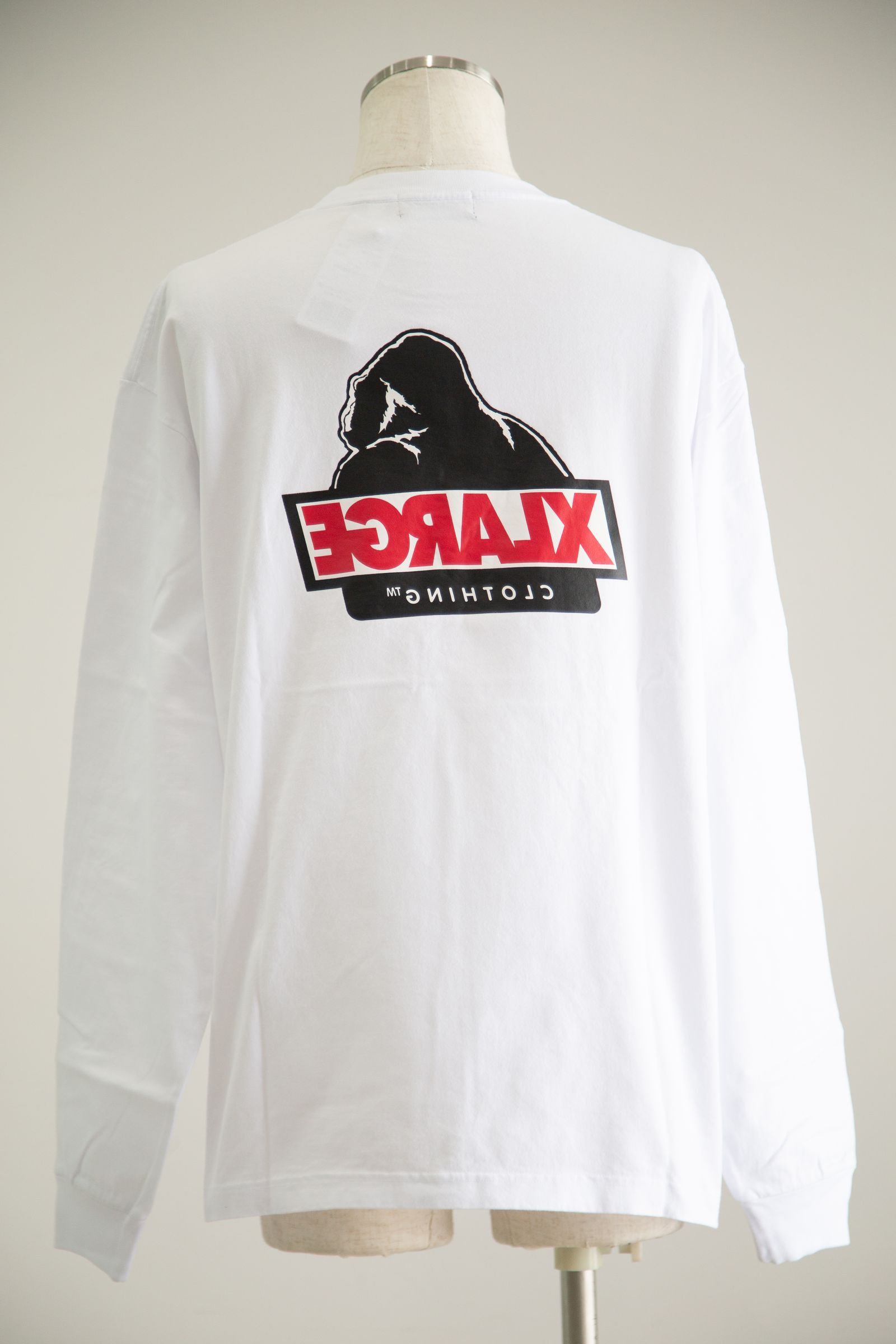 売切れ前に 大人気 XLARGE BACKSIDE OG L/S TEE 定番アイテム◎ XLARGE - BACKSIDE OG L/S TEE / ホワイト | Tempt