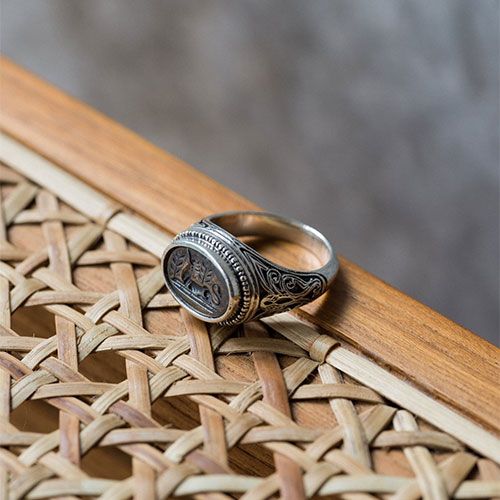 Griffin Signet Ring / GR058