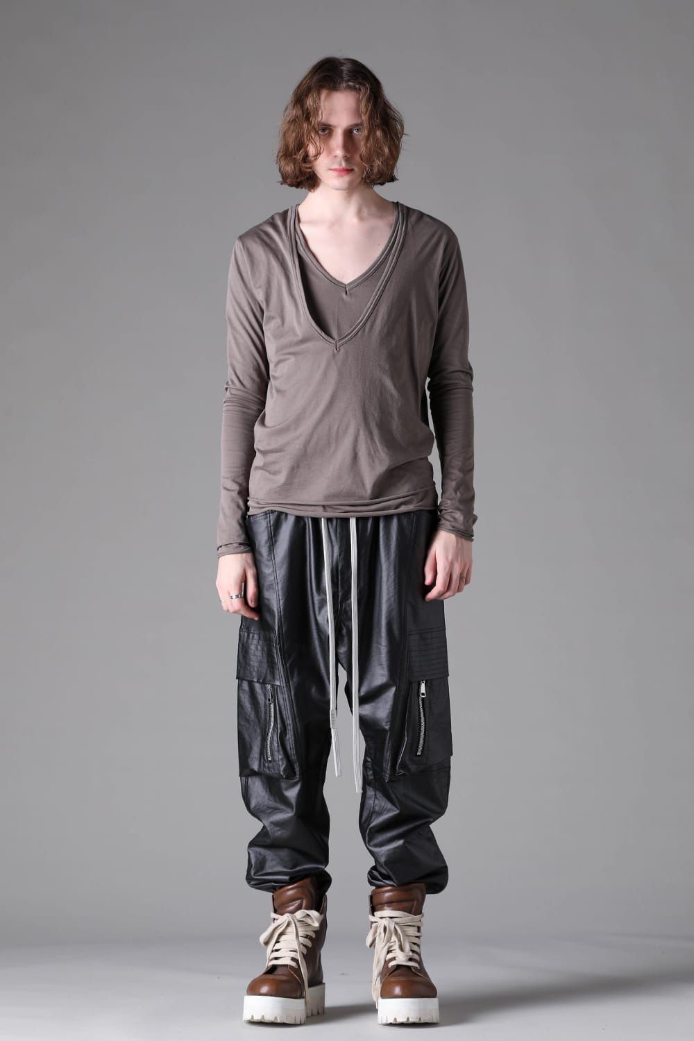 Layered V-Neck Log Sleeve