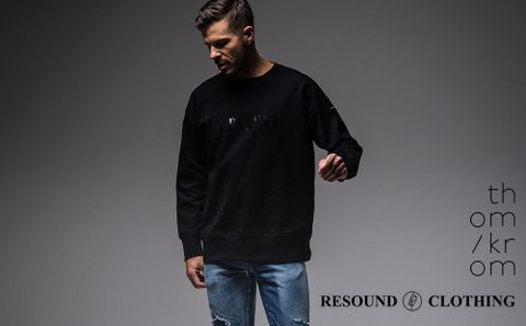 肌寒いくらいの時のトレーナー+ジャケット。【thomkrom トムクロム × RESOUND CLOTHING リサウンドクロージング】