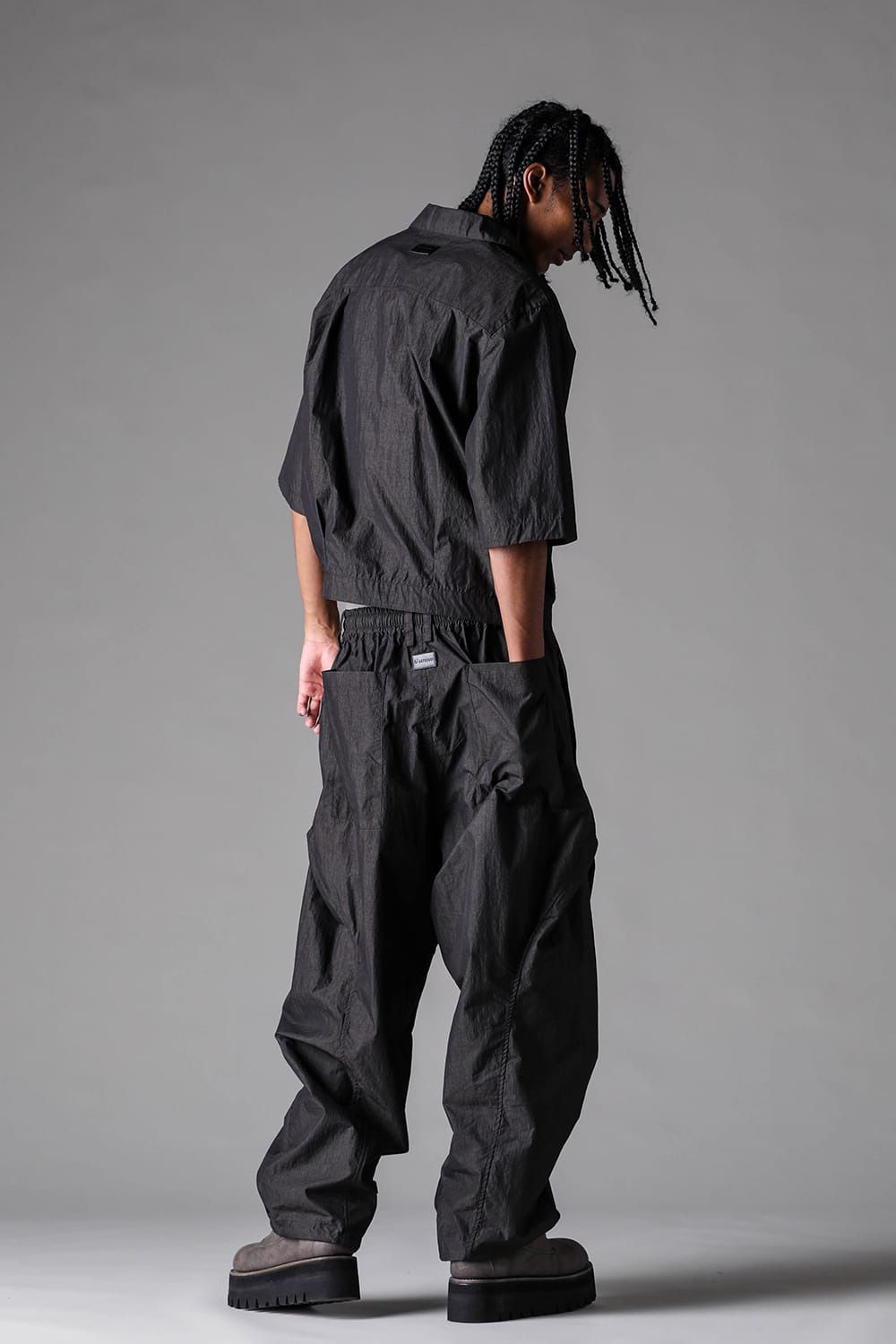 Side Tuck Tapared Pants
