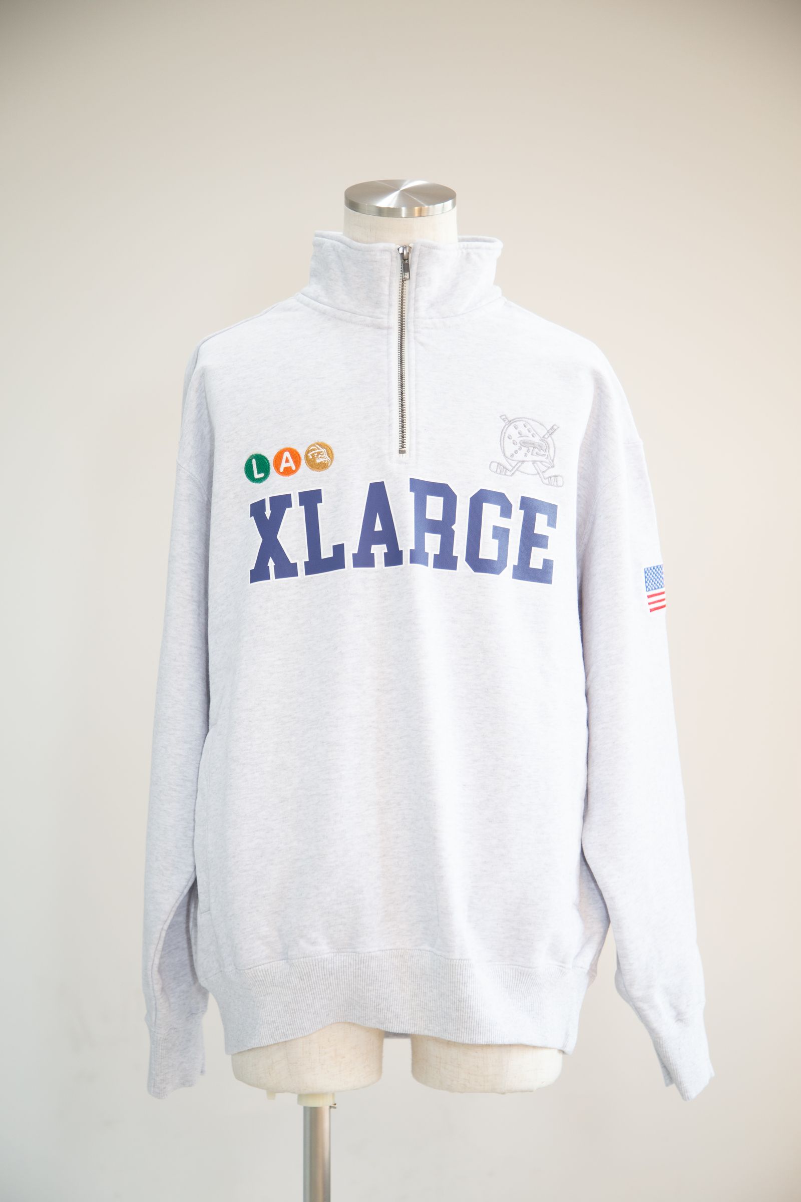 XLARGE - [ラスト1点 サイズL] HOCKEY HALF ZIP SWEATSHIRT / アッシュ