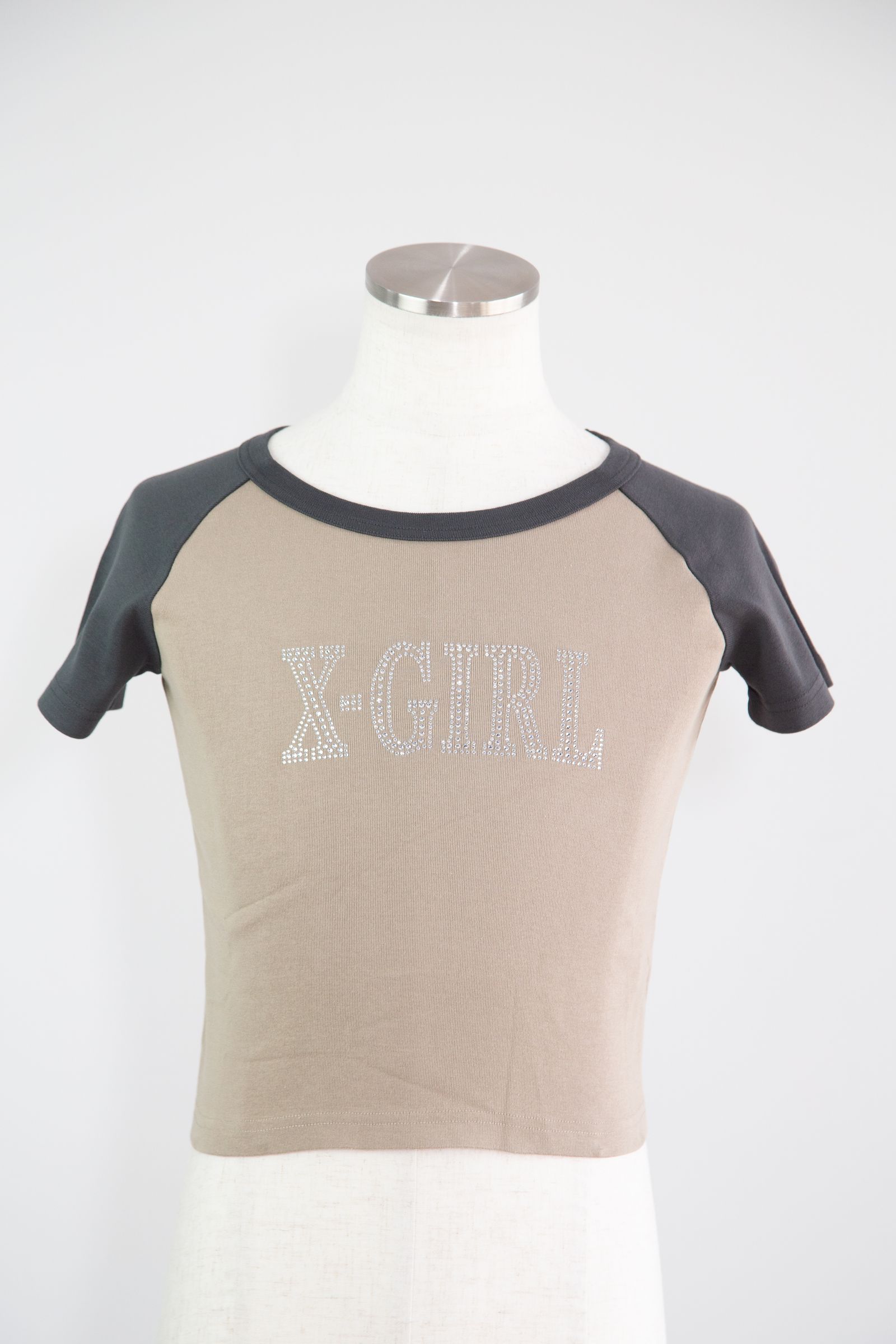X-girl - RHINESTONE ROMAN TYPE LOGO RAGLAN S/S BABY TEE