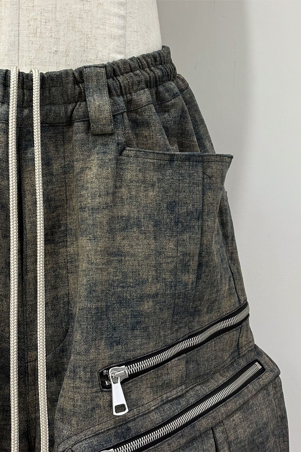 BLENDED SHADES DENIM CARGO TUCK WIDE PT / スチールブルー