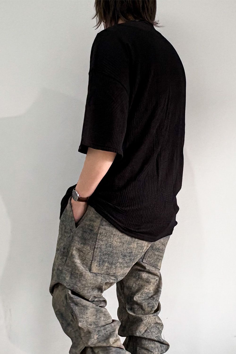 DEFORMED STRIPE PATTERN JUMBO TEE / ブラック