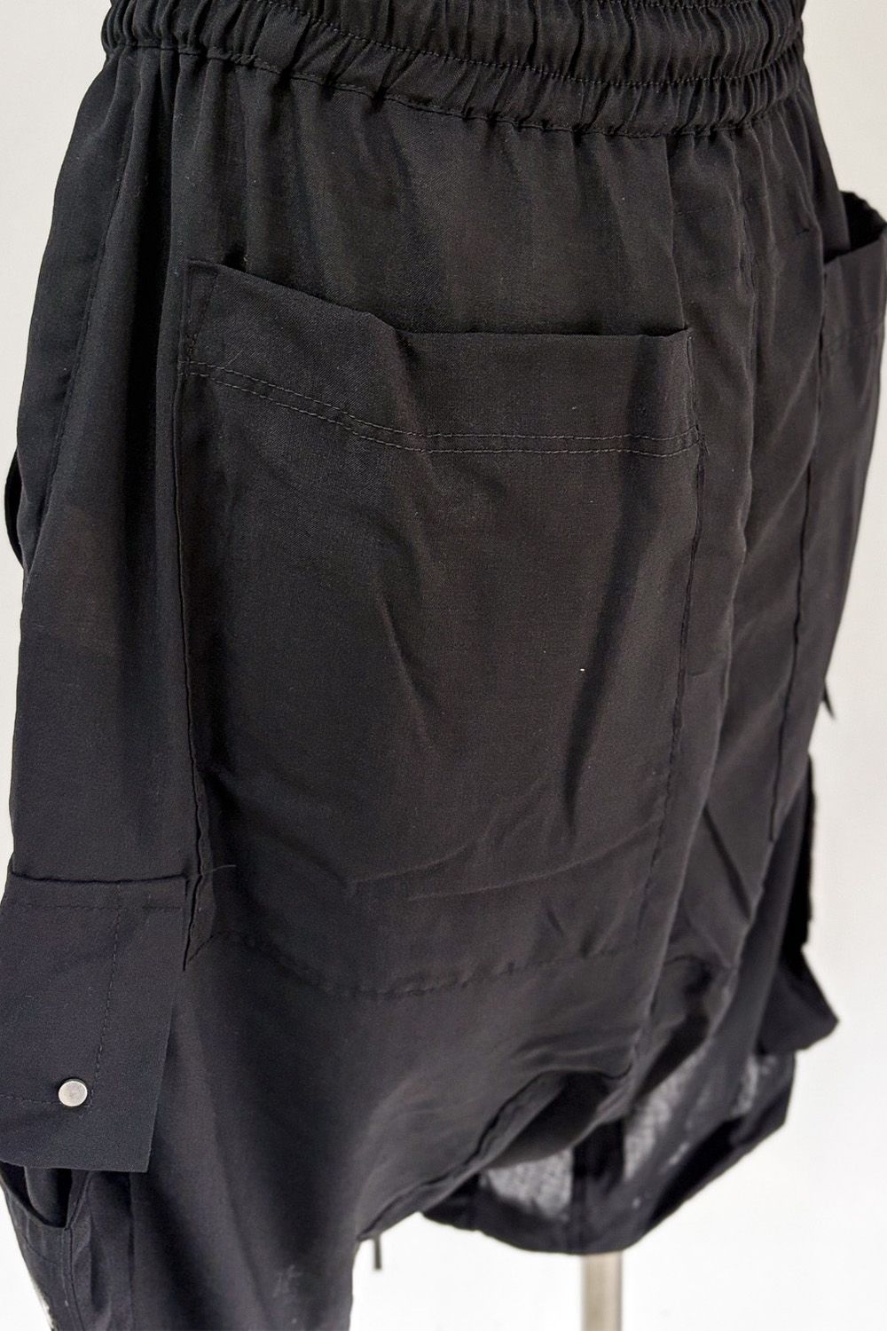 CARGO SHORTS / ブラック