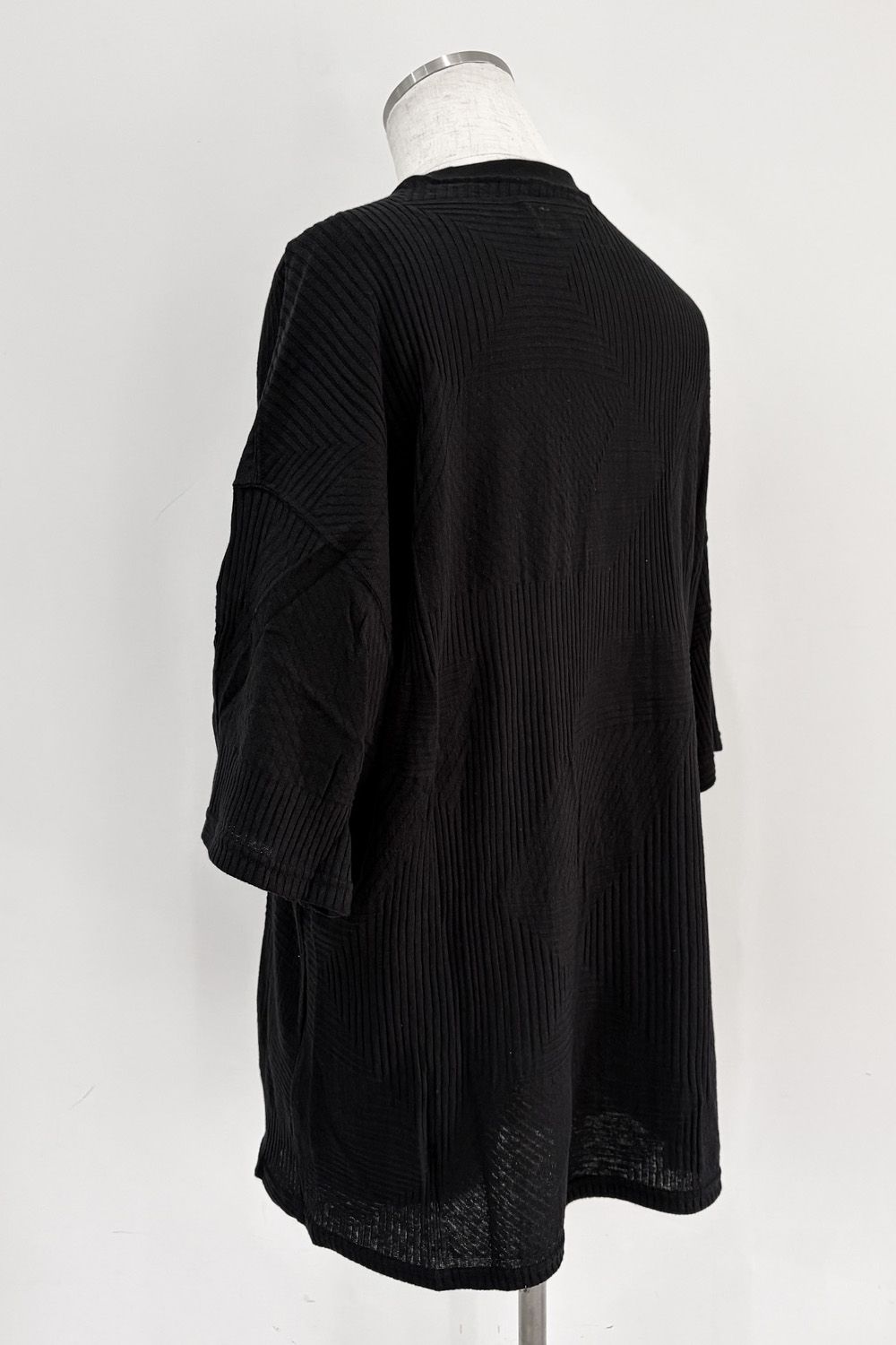 DEFORMED STRIPE PATTERN JUMBO TEE / ブラック