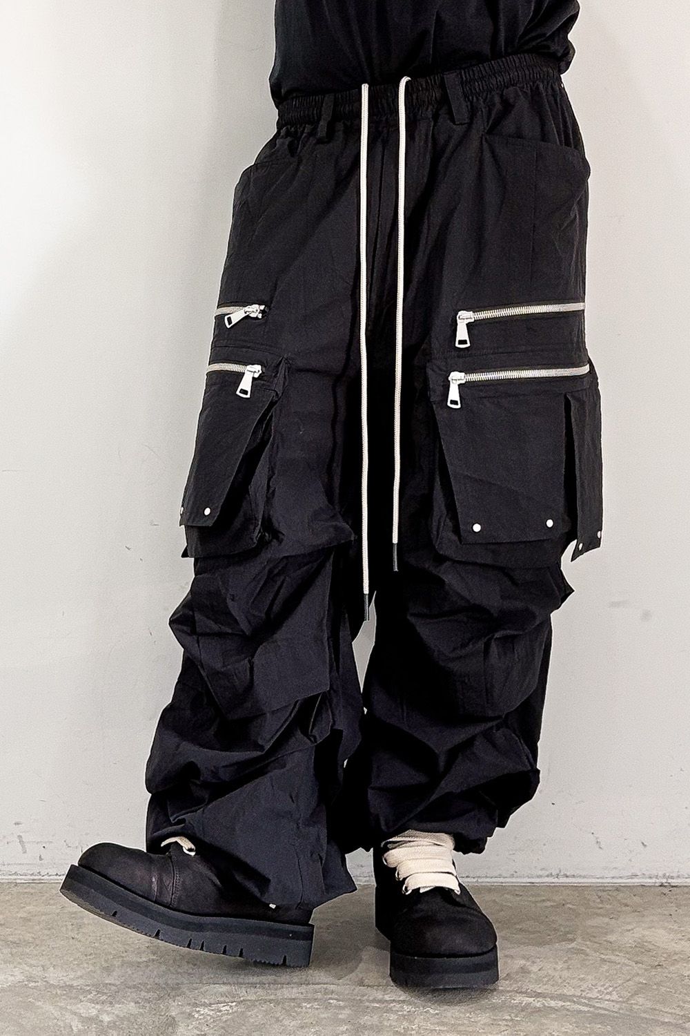 CARGO TUCK WIDE / ブラック
