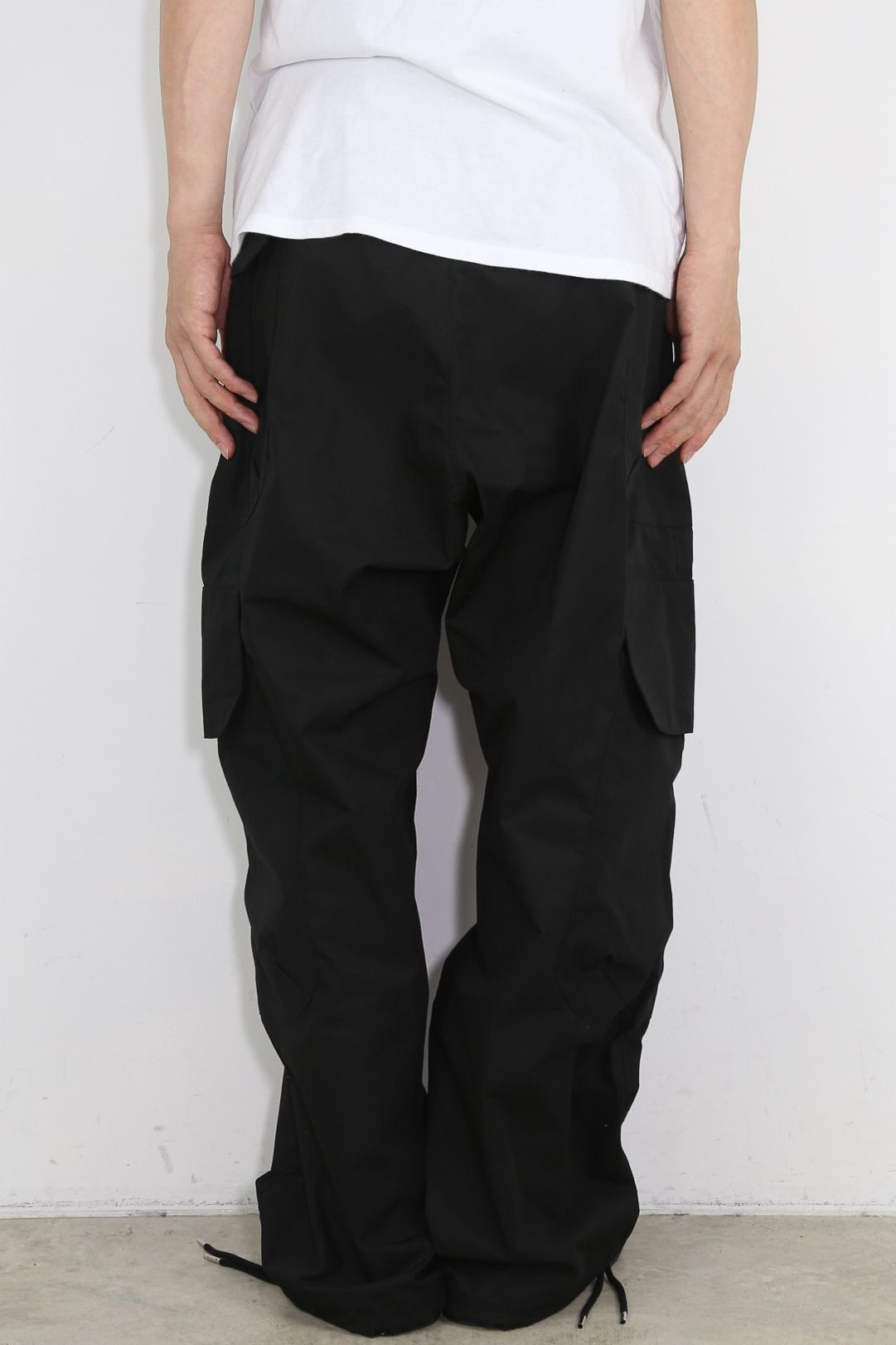 ［ラスト1点 サイズ2］NYLON CARGO POCKET PANTS / ブラック