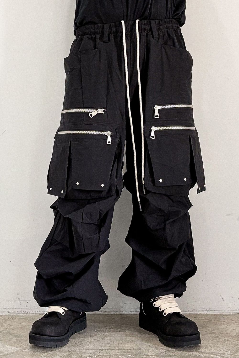CARGO TUCK WIDE / ブラック