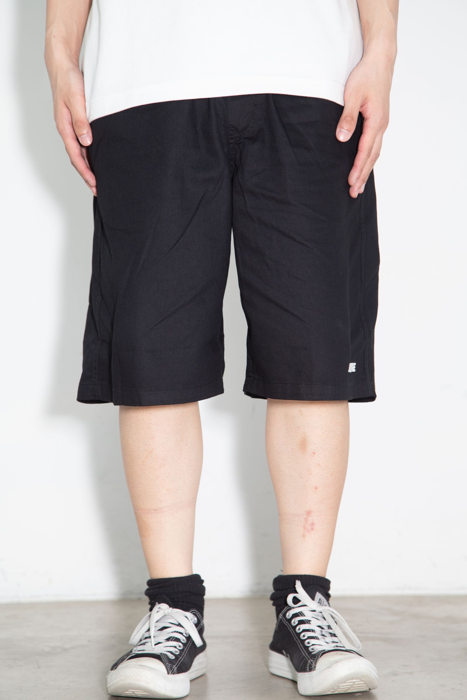 LOOSE EASY SHORT PANTS / ブラック