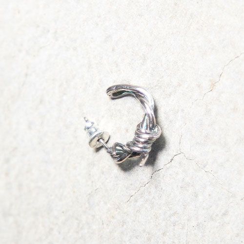 スパインピアス / SPINE PIERCE
