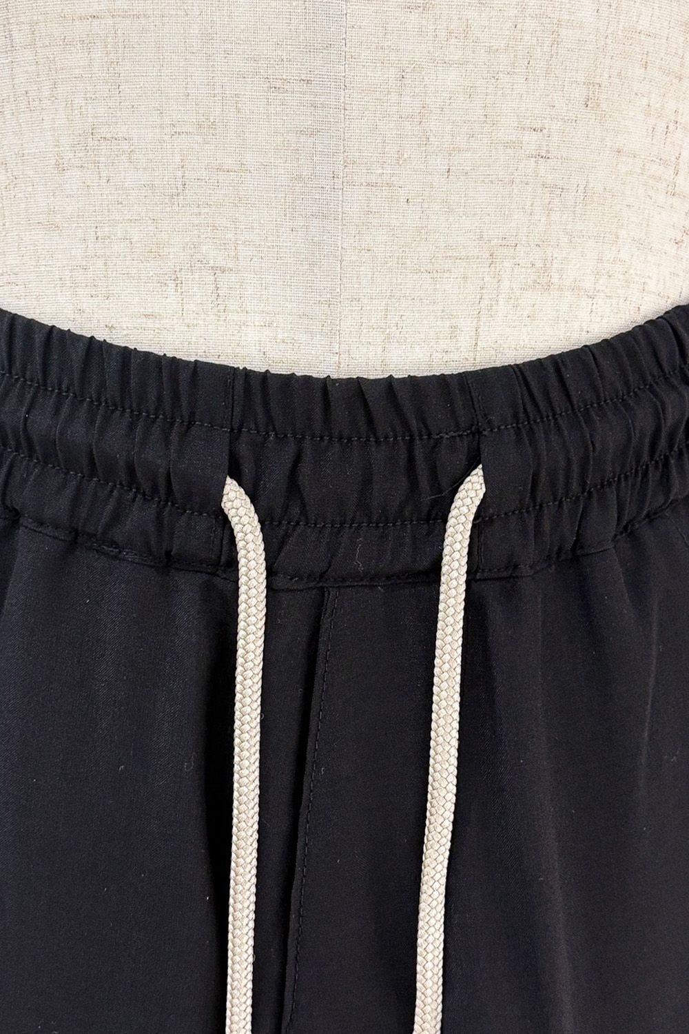 CARGO SHORTS / ブラック