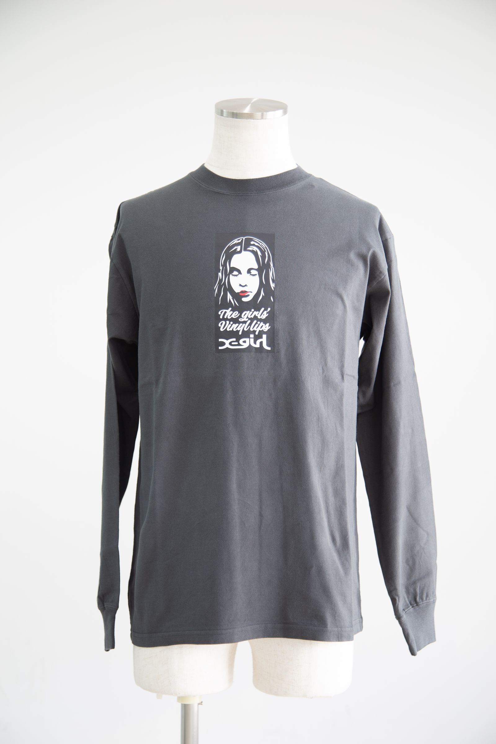 X-girl - [ラスト1点 サイズS] VINYL LIP FACE L/S TEE