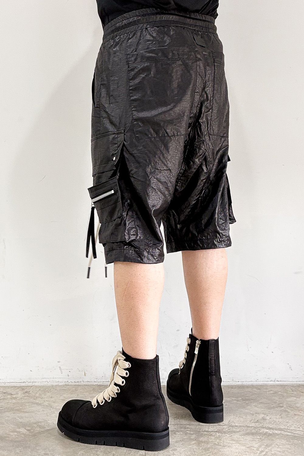 CARGO SHORTS / ブラック