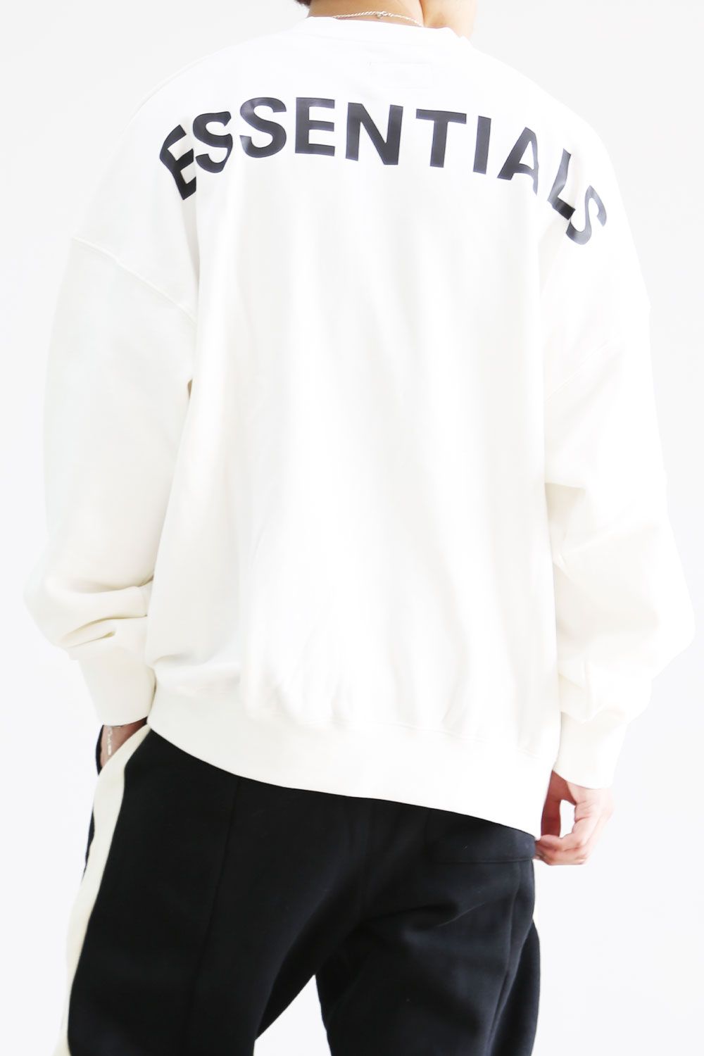 [ラスト1点 サイズXL] LOGO CREW SWEAT REFLECTOR / ホワイト