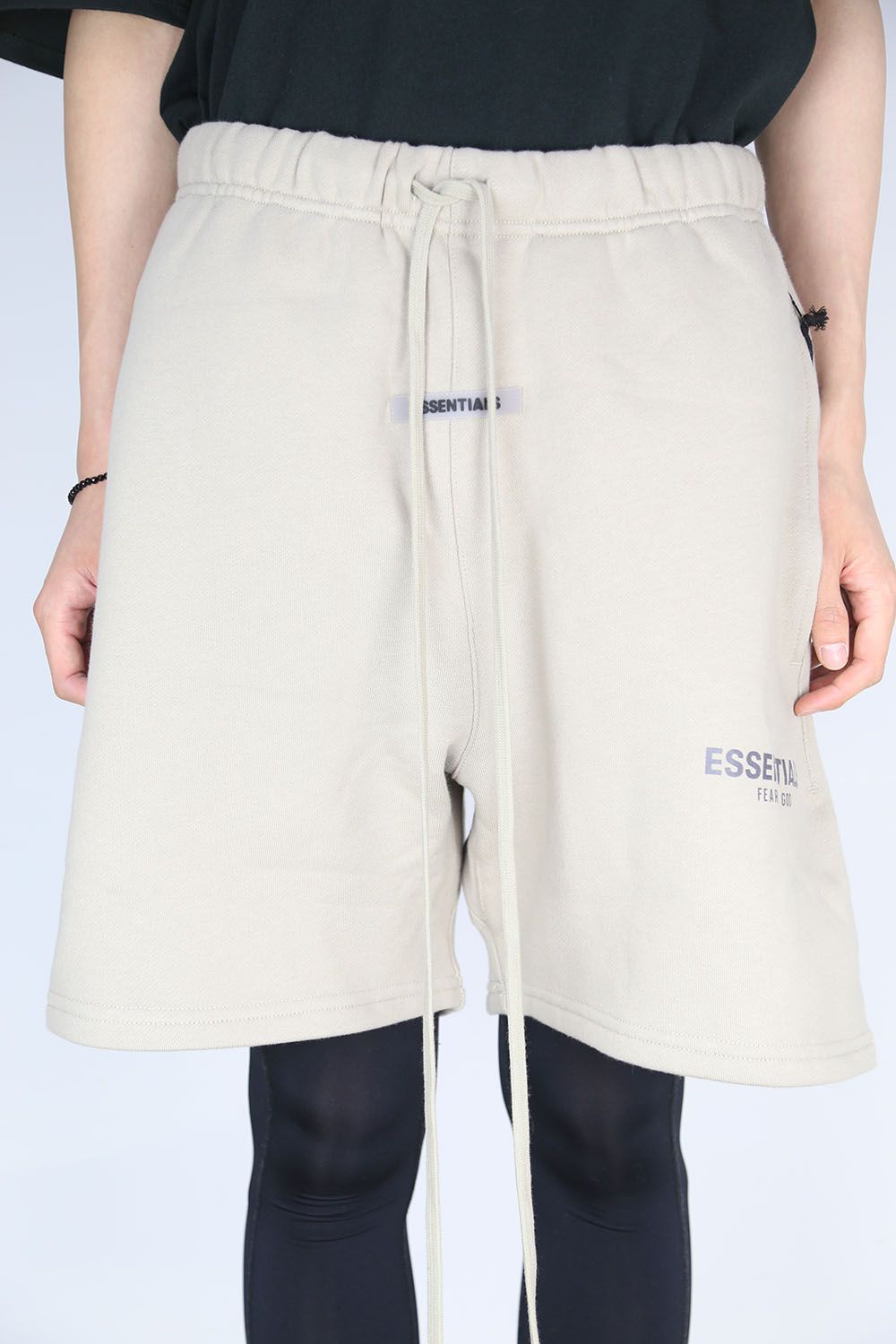 REFLECTOR LOGO SWEAT SHORTS / タン