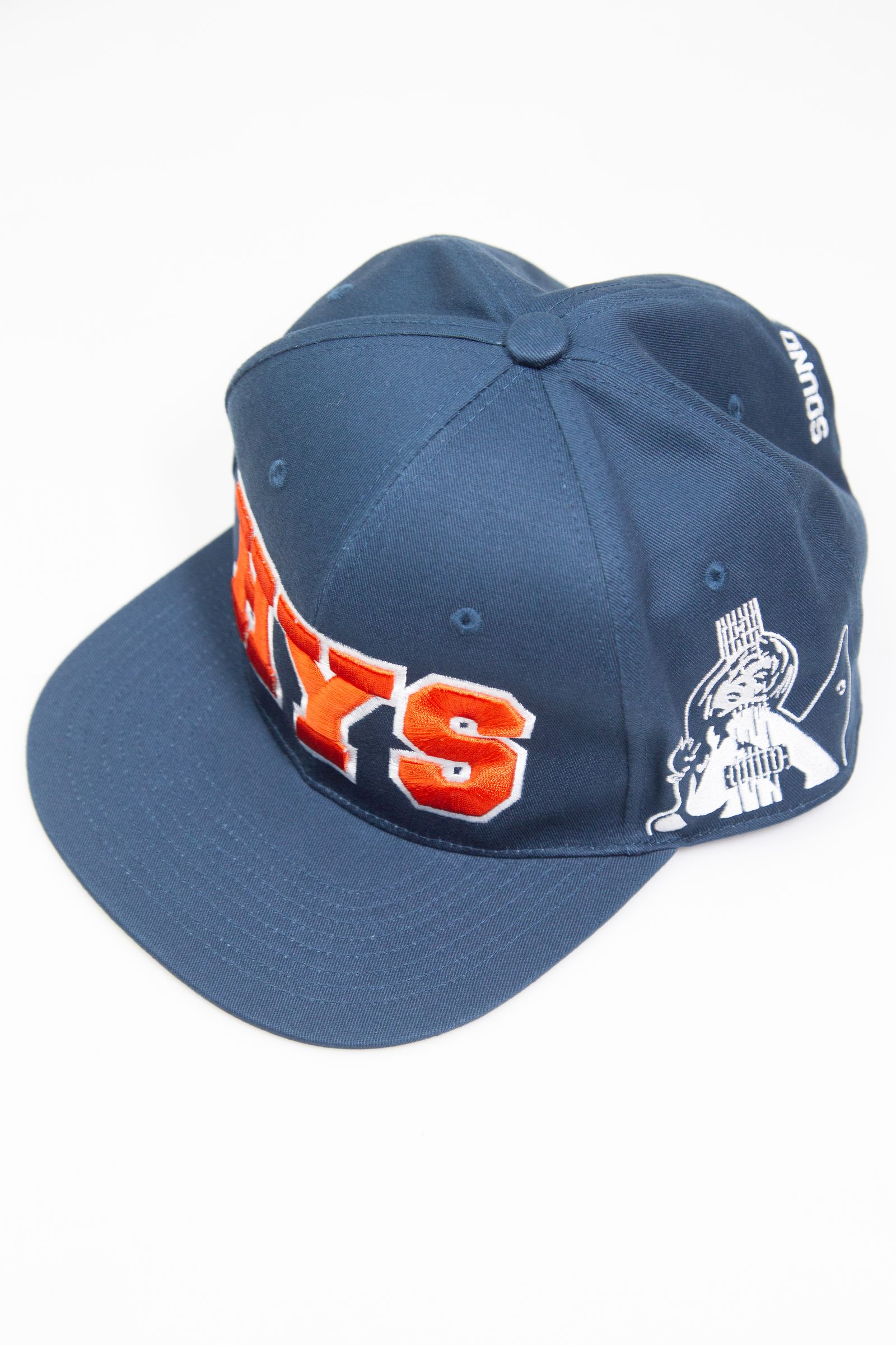 [購入は1人1点まで] HYS GUITAR GIRL刺繍 キャップ / ネイビー