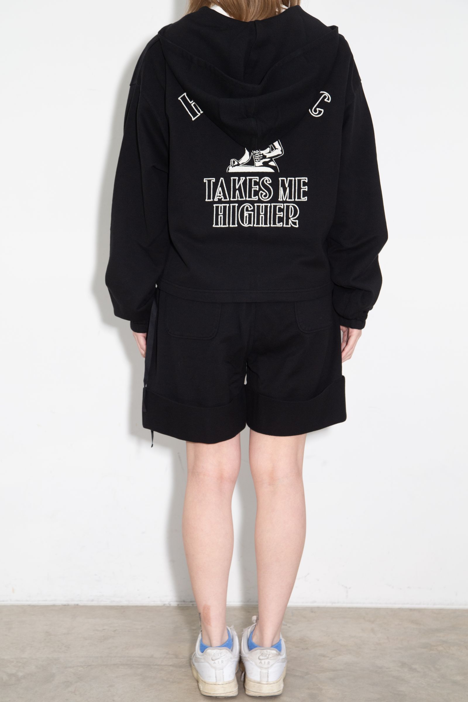 【セットアップ】TAKES ME HIGHER刺繍 パーカー、HYSTERIC刺繍 ショートパンツ / ブラック
