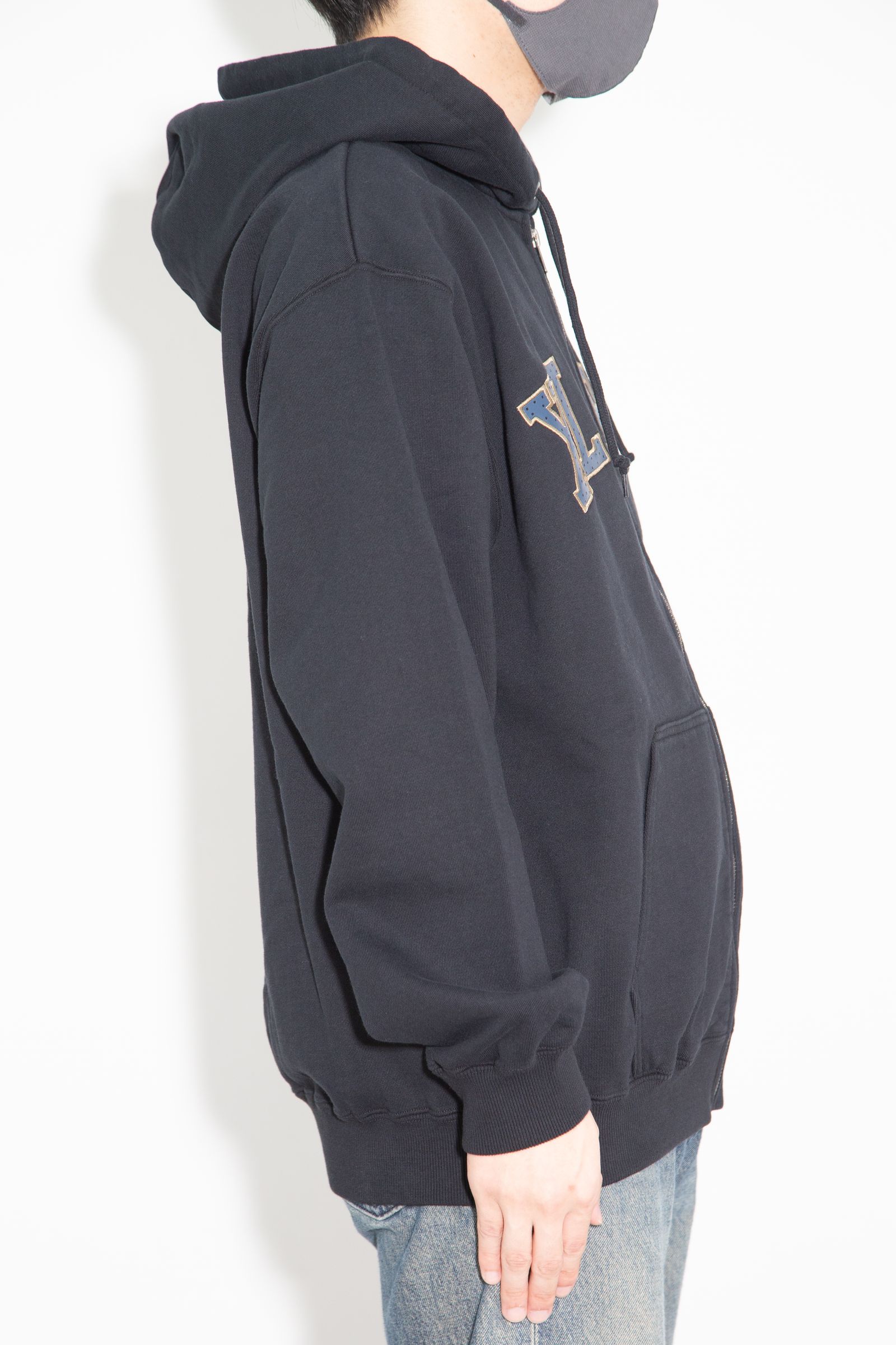 PERFORATED LEATHER LOGO ZIP UP HOODED SWEATSHIRT / ブラック