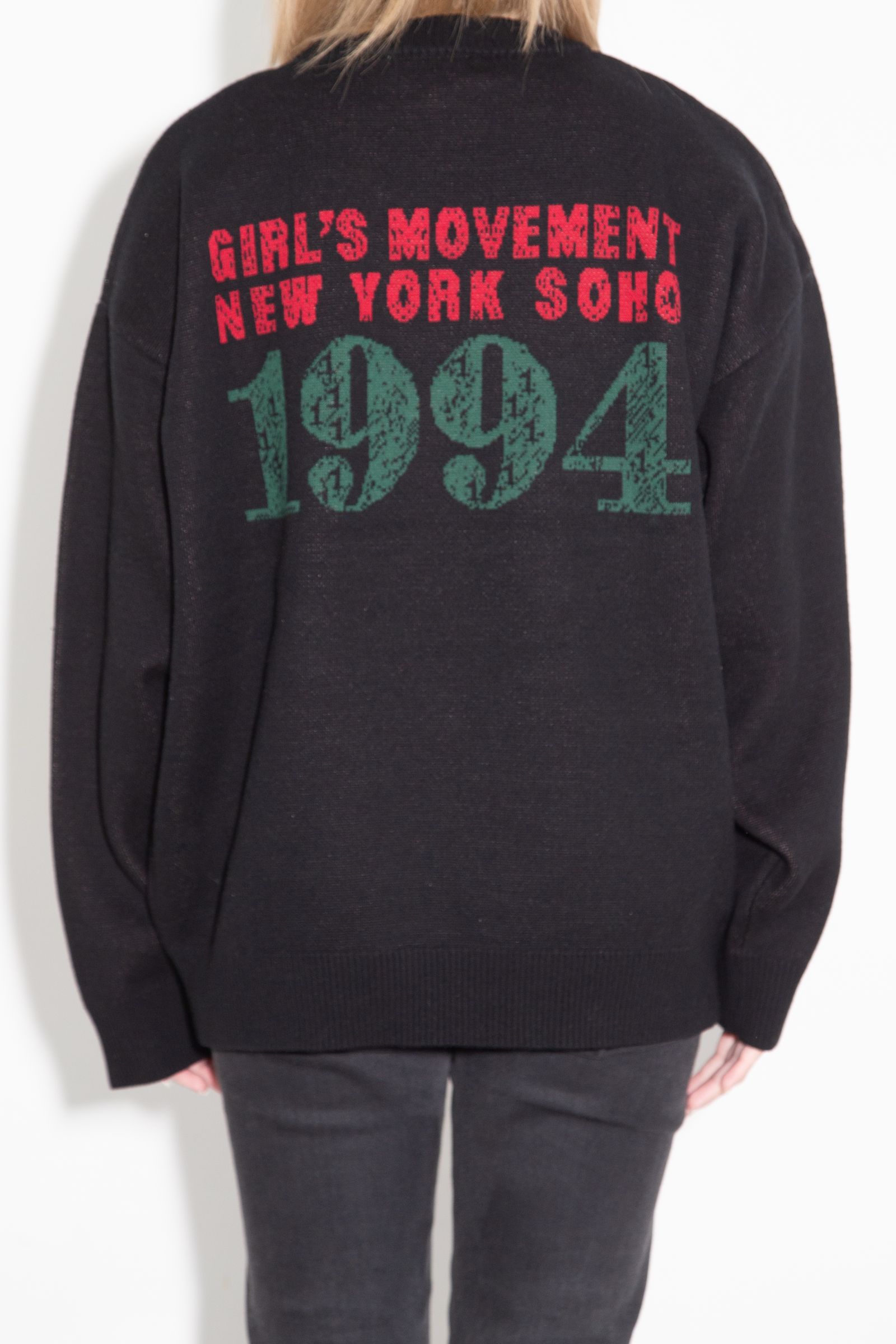 SCRATCHED LOGO JACQUARD KNIT TOP / ブラック