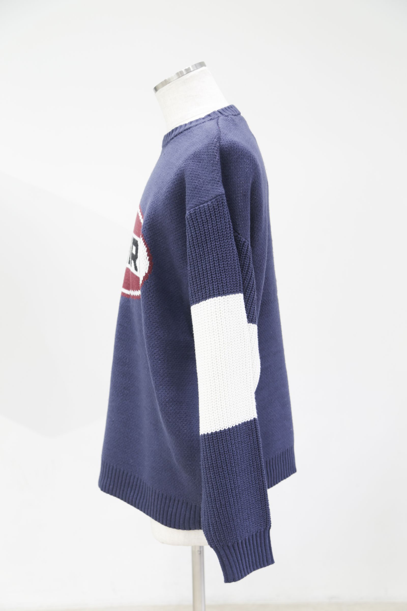 BICOLOR OVAL LOGO JACQUARD KNIT TOP / ネイビー