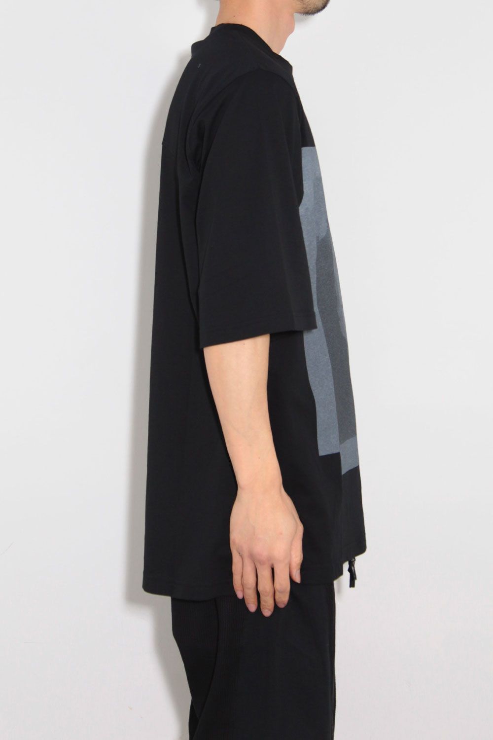 T-SHIRT 123-102 / リラックスフィットクルーネックTee / ブラック
