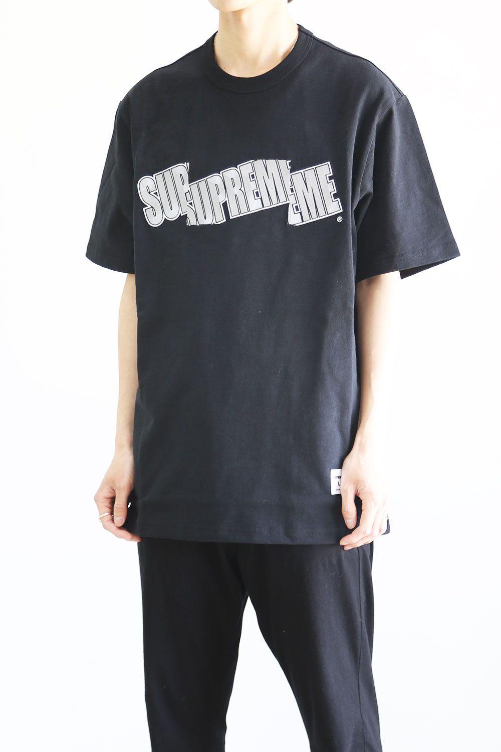 supreme✳︎ブラックTシャツ✳︎付属品付き