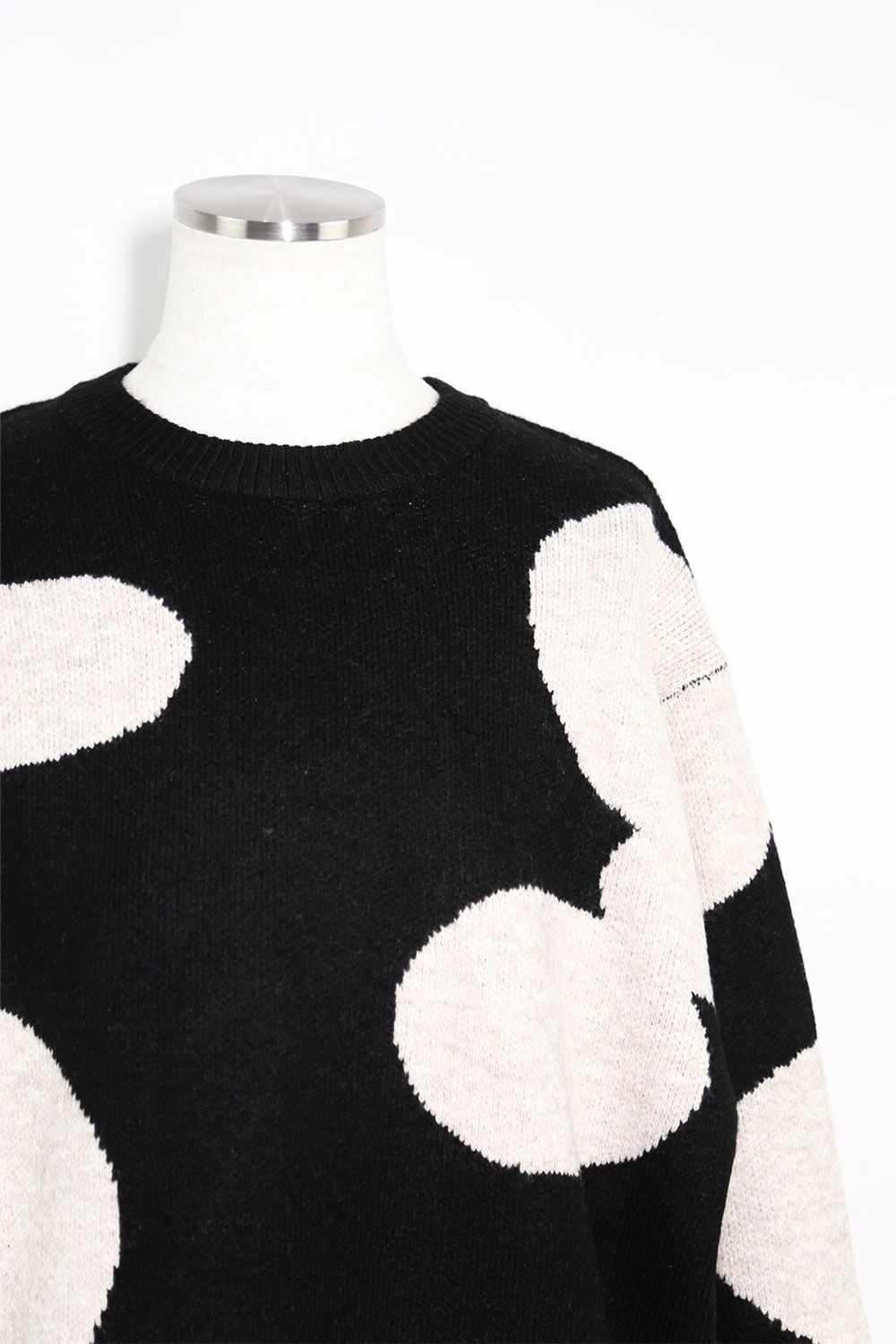 ドット模様リラックスフィットニット / Polka Pattern Knit Top / ブラック×ベージュ / ag-8011