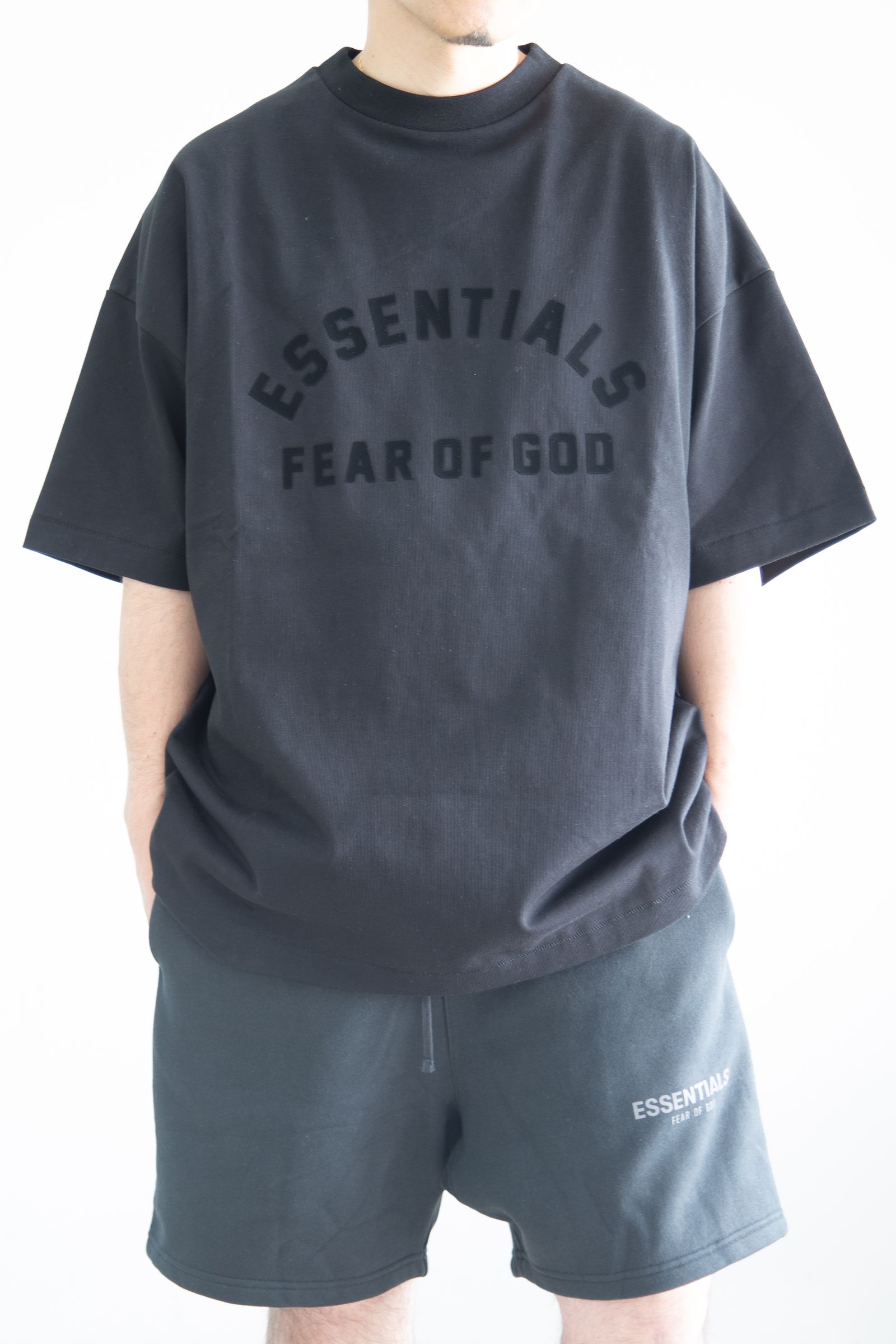 FOG ESSENTIALS - 24SS FRONT LOGO SS TEE / セイル | Tempt