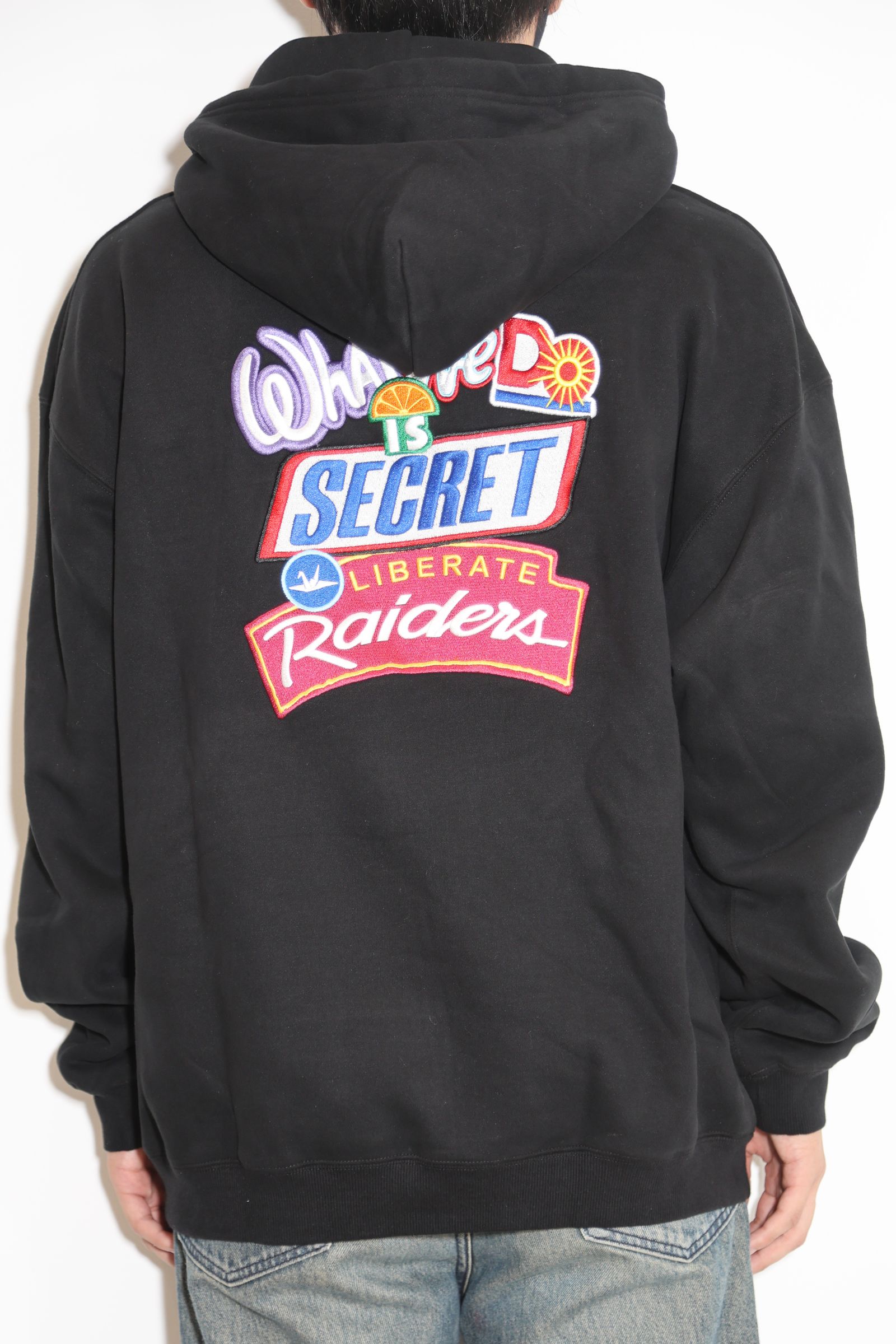 EMBROIDERY HOODIE / ブラック