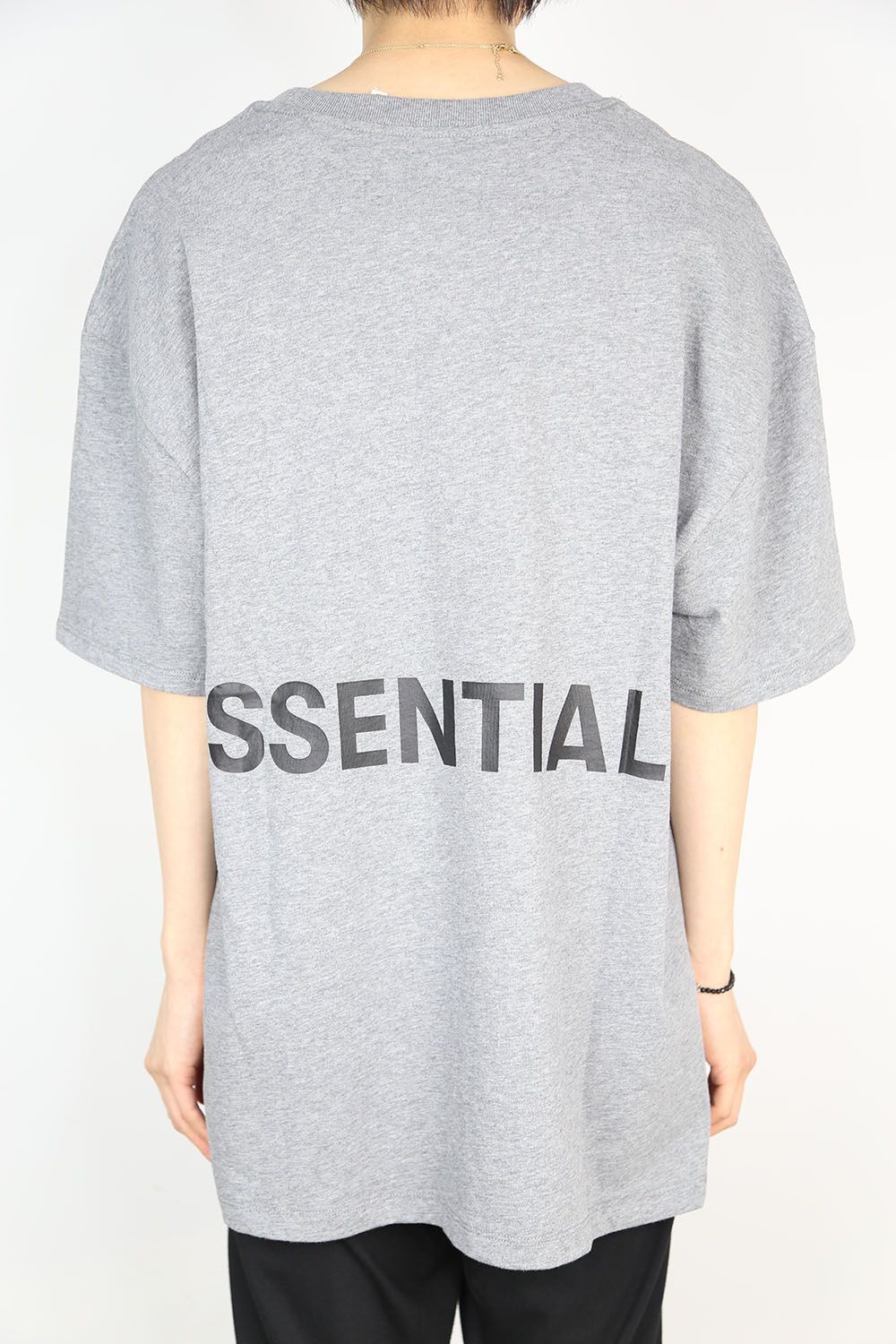 BACK LOGO S/S TEE / スノーグレー