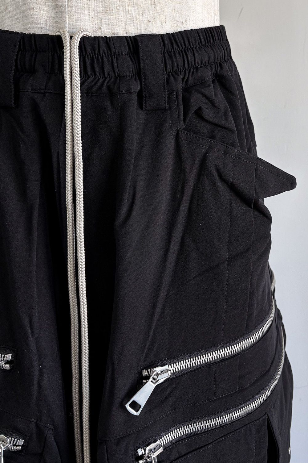 CARGO TUCK WIDE / ブラック