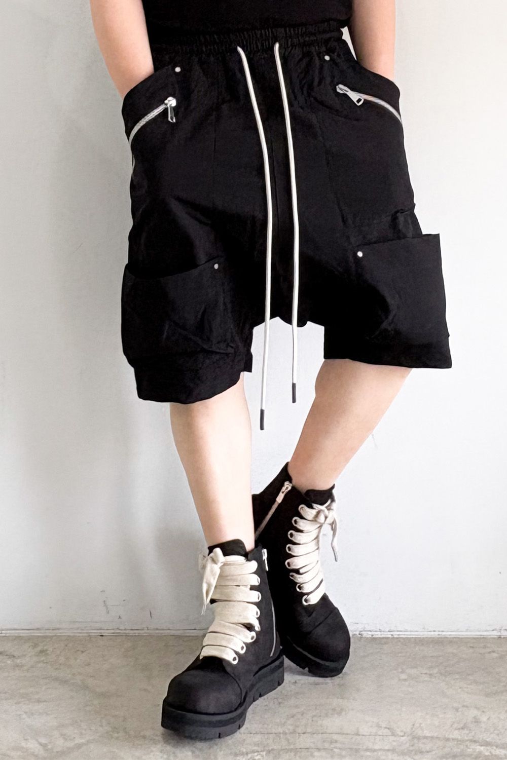 CARGO SHORTS / ブラック