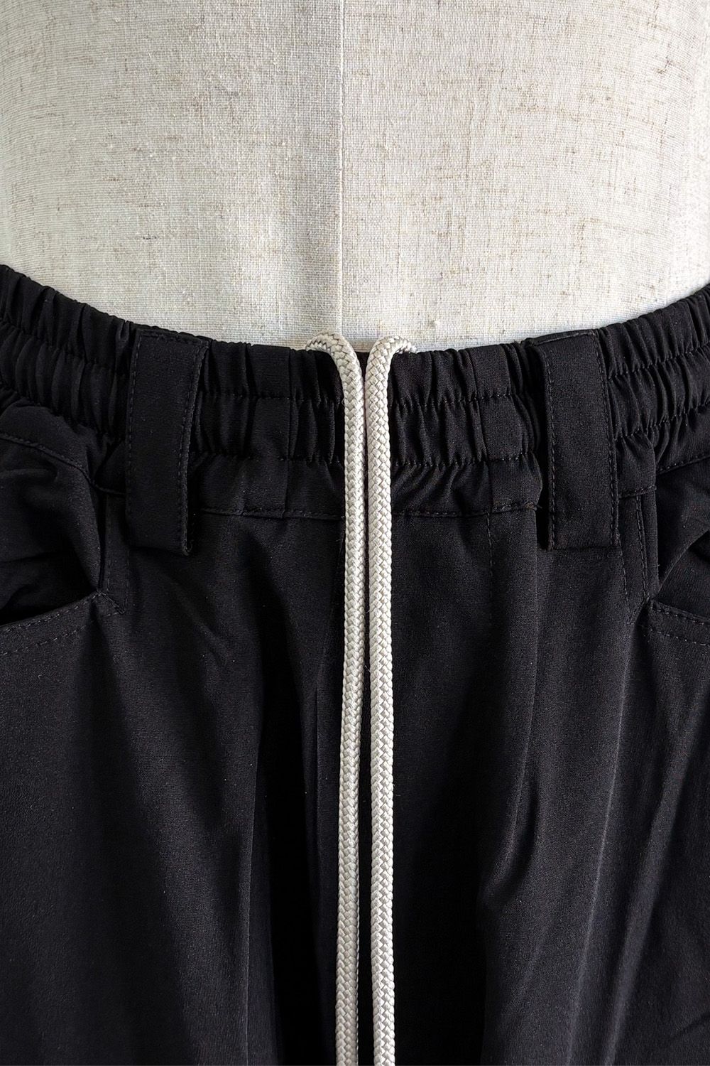 CARGO TUCK WIDE / ブラック