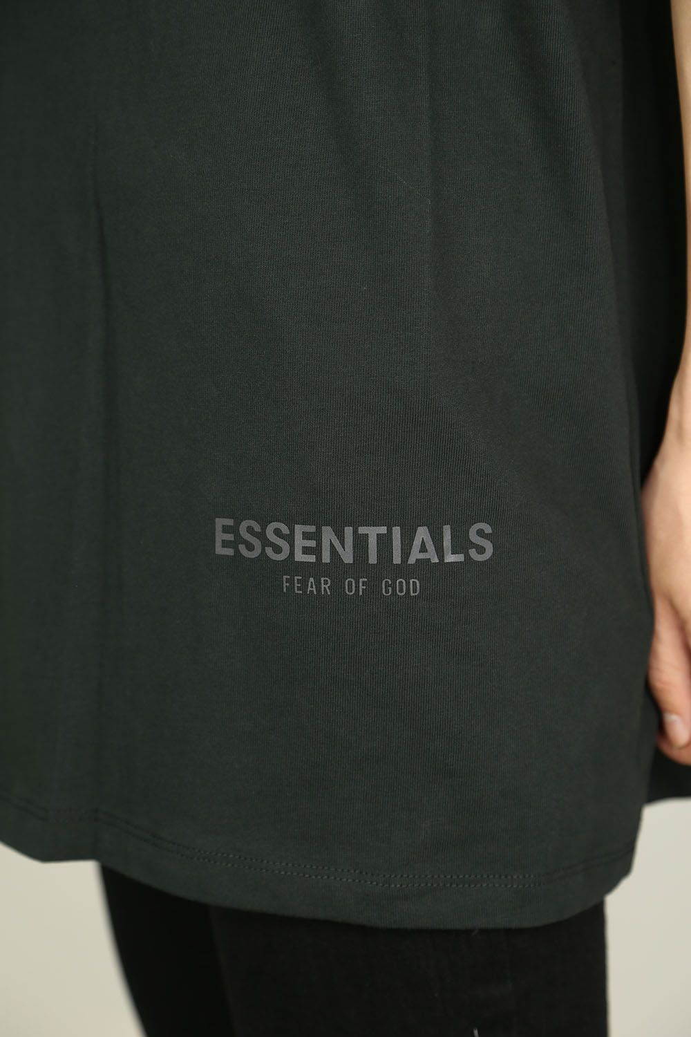 【LA限定】REFLECTOR LOGO S/S TEE / ブラック