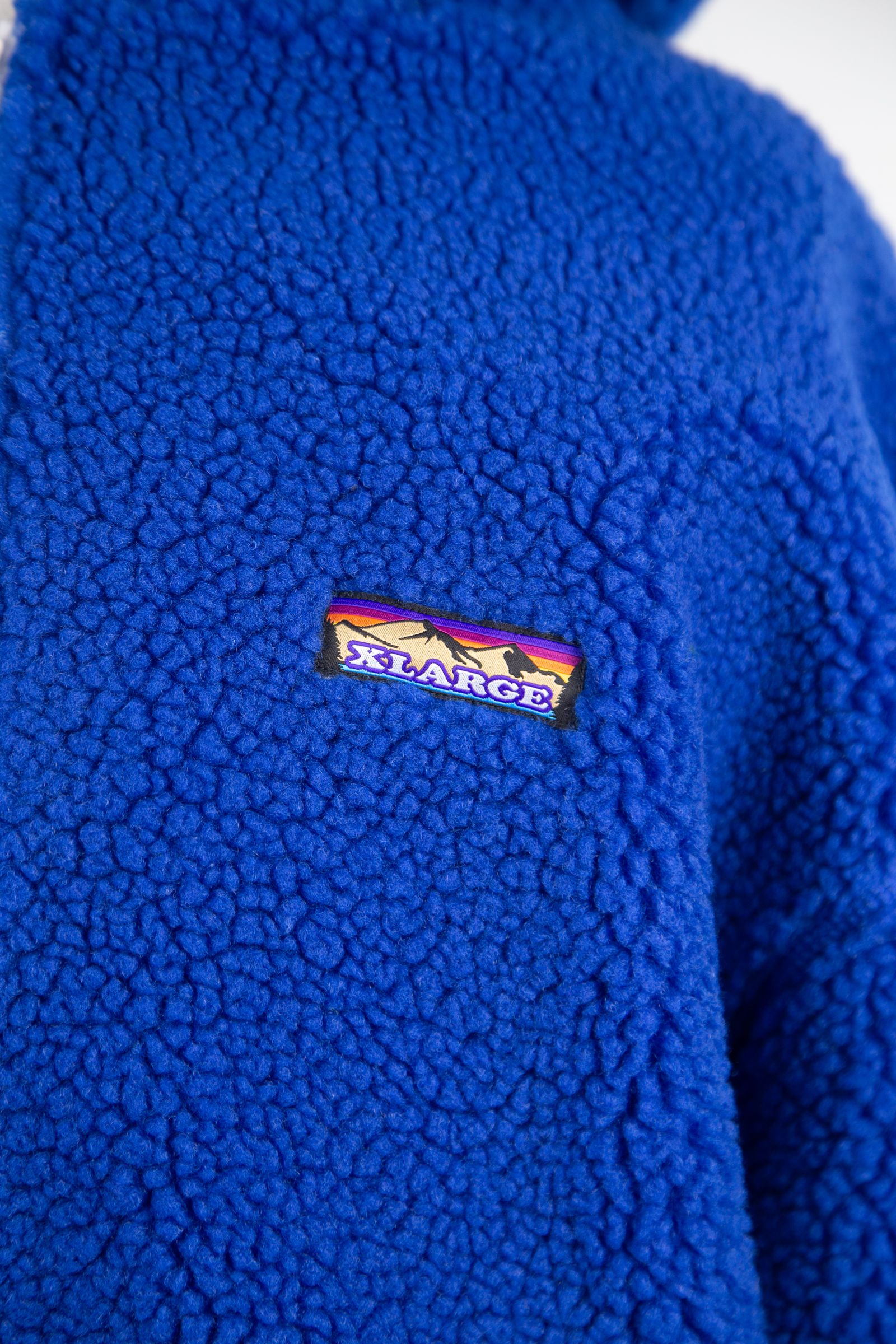 完売商品SQUARE BOA HALF ZIP TOP