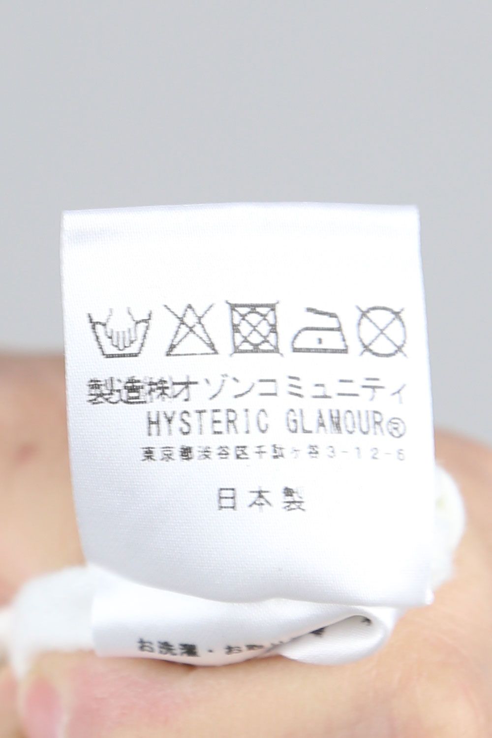 HYSTERIC GLAMOUR - CAR LOGO CAMERA GIRL Tシャツ / ブラック | Tempt