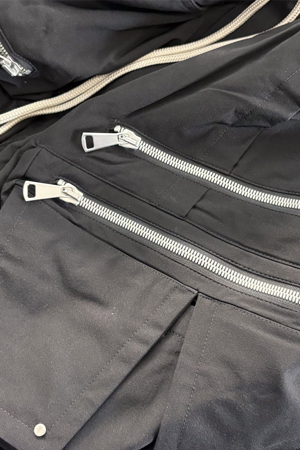 CARGO TUCK WIDE / ブラック