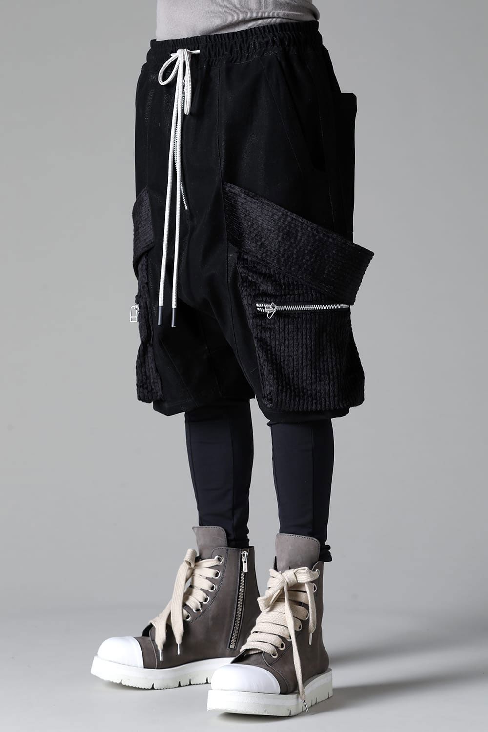 BELT CARGO SHORTS / ブラック